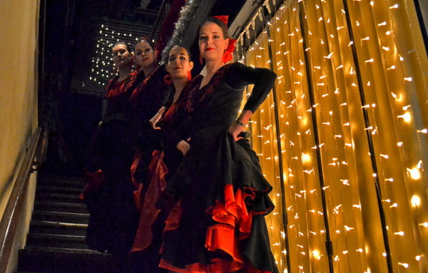 Коллектив Buena Vista на празднике фламенко, который был устроен в клубе Высоцкий танцевальной студией Романсеро.