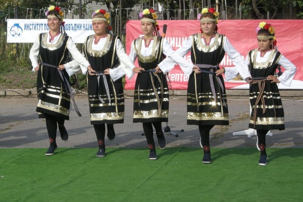 Болгарские народные танцы