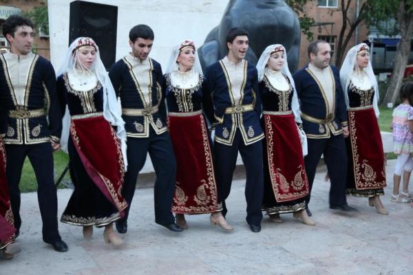 Армянские национальные танцы