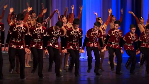 Армянские танцы в Америке