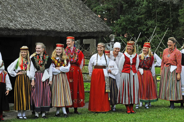 Эстонские танцы