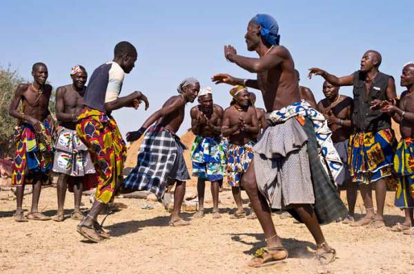 Ангольские традиционные танцы