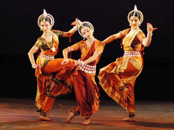 Бхаратанатьям  - самый известный танец ласья