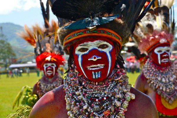 Танцы племен Новой Гвинеи
