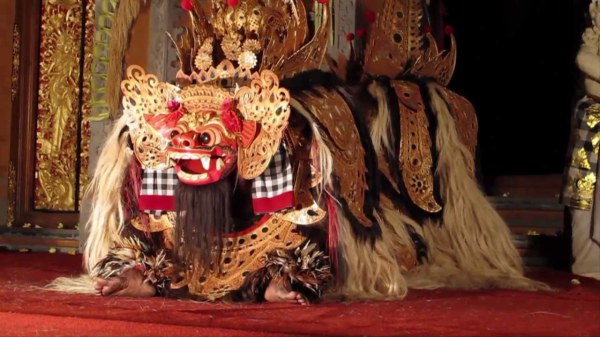 Балийский вариант танца льва - баронг