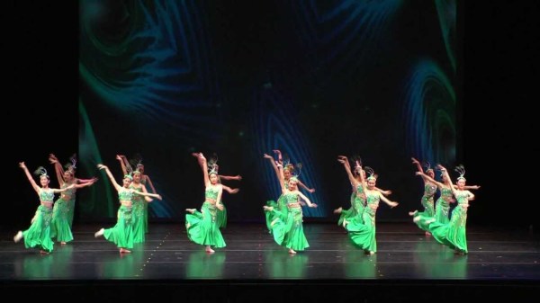 Китайский танец павлина 