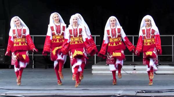 Болгарские народные танцы