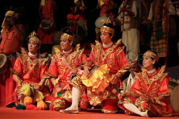 Бирманские танцы