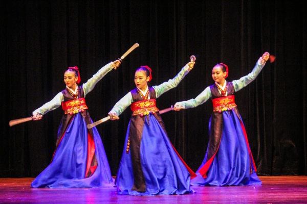 Geommu - корейский танец с мечами