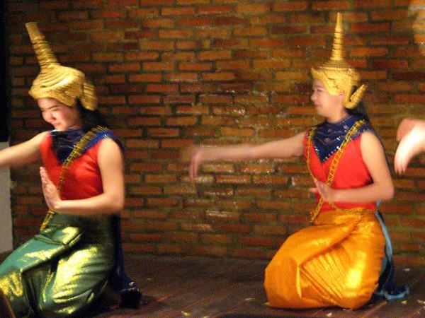 Танцы Лаоса