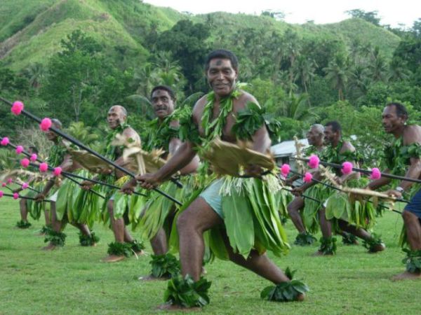 Традиционные танцы на Фиджи