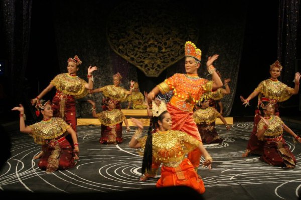 Традиционные танцы Лаоса