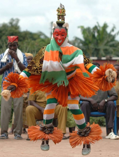 Zaouli de Manfla - танец народности гуро