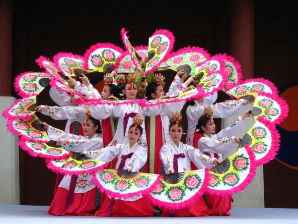 Азиатские народные танцы