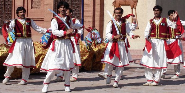 Национальный танец Афганистана - аттан