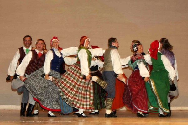 Народные танцы Латвии