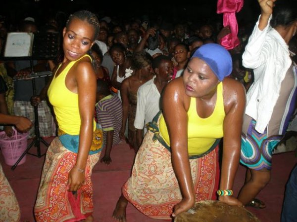 Байкоко - сексуальный танец-тверкинг в Танзании
