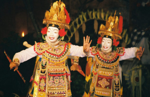 Балийский танец в масках топенг