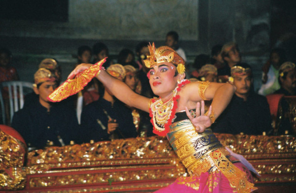 Балийский танец кебьяр