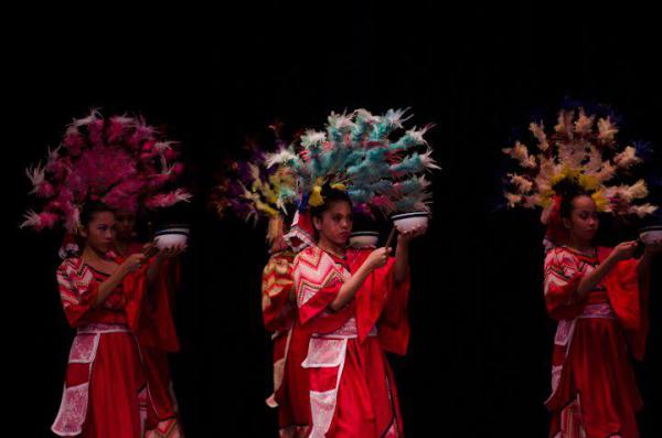 Филиппинский церемониальный танец dugso