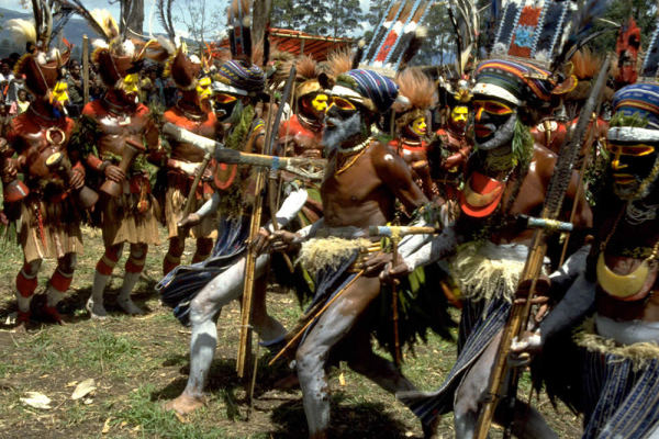 Танцы племен Новой Гвинеи