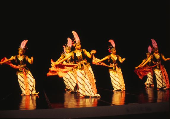 Танец бедхайя в Джокьякарте