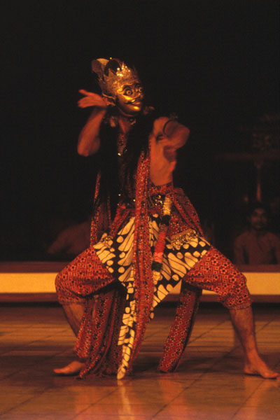 Танец короля Клана в золотой маске
