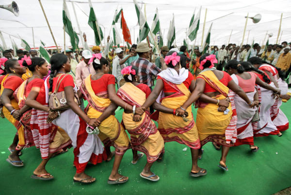Племенные танцы индейцев 