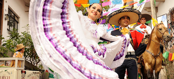 Мексиканские танцы со шляпой