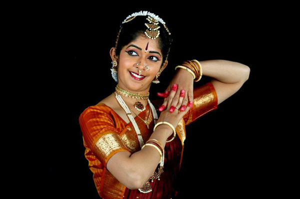 Бхаратанатьям  - самый известный танец ласья