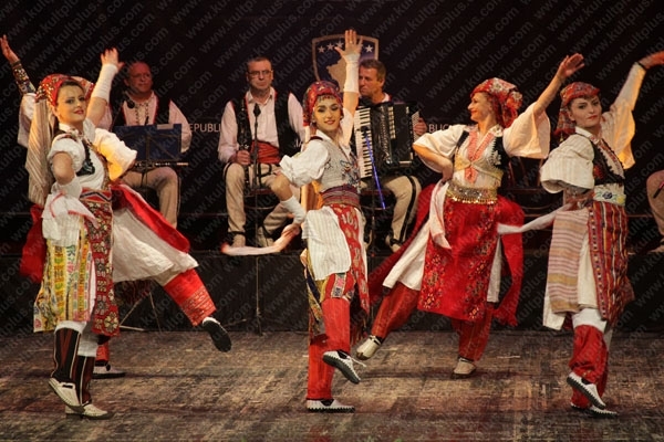 Албанский танец шота