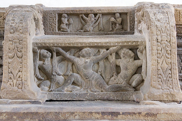 Барельеф с танцорами, 7 век